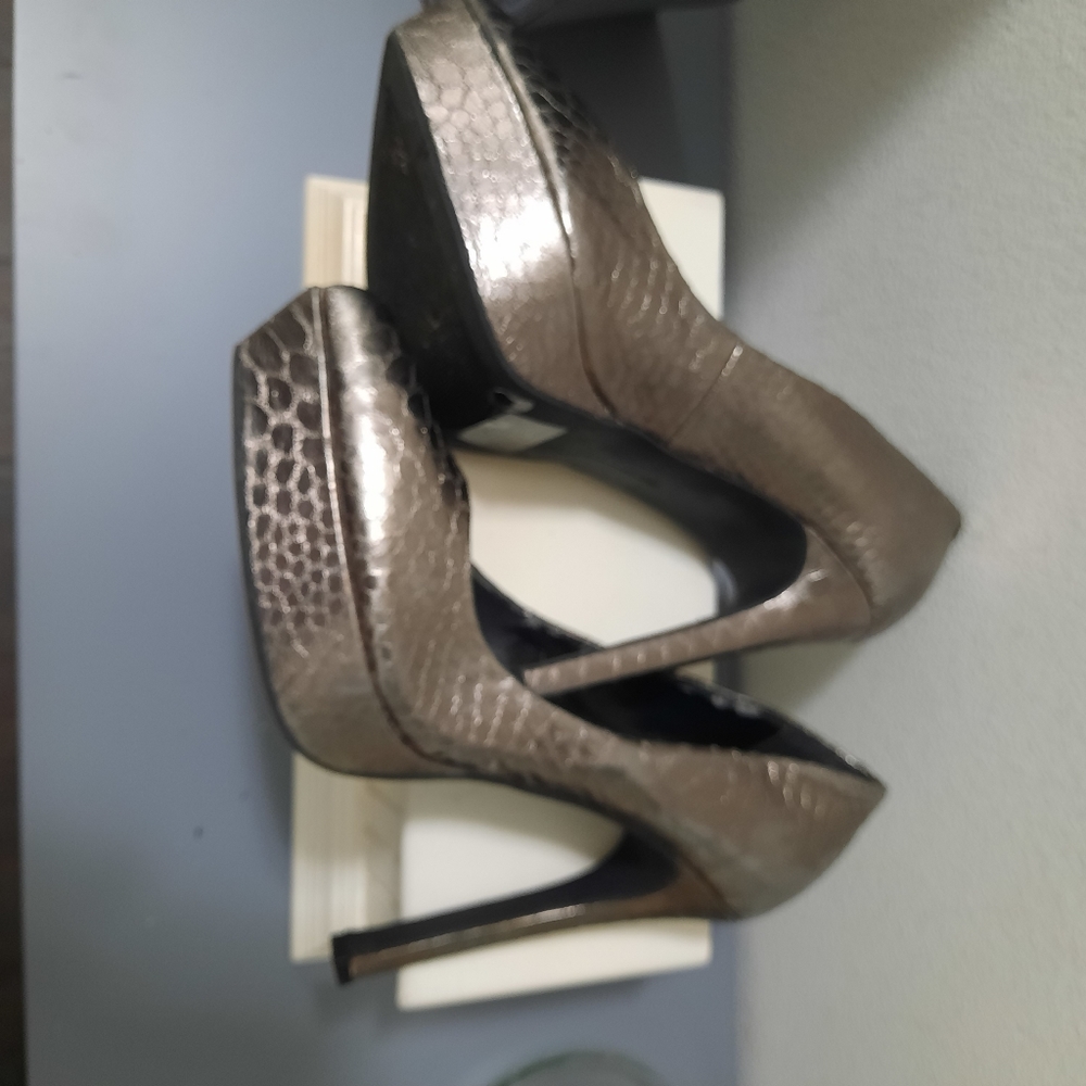 Heels - Picture 6 of 8